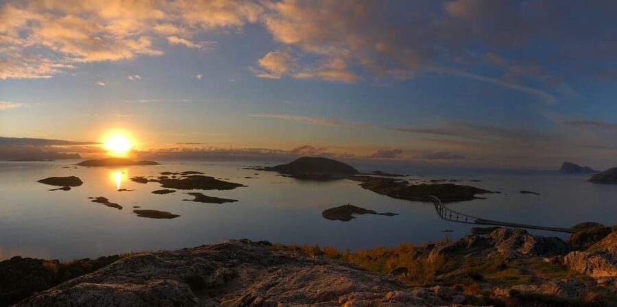 Tromsø: Sommarøy Islands Midnight Sun Tour - Fishing villages and the working coast: scenery with real context