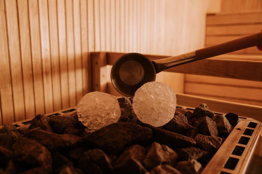 Tromsø: Spa/Pool with Bath, Sauna and Outdoor Heated Pool - A simple 2-3 hour game plan that balances fun and recovery