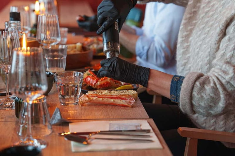Tromsø: Tasty King Crab Adventure - The two-course meal: crab soup and freshly cooked legs