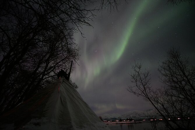 Watching The Aurora Dance - The cold-weather clothing reality: what you get, what you must bring